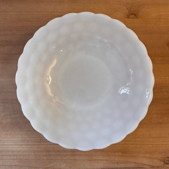 Vintage Anchor Hocking Fire King White Milk Glass Bubble Bowl Serving Dish - Picture 4 of 4